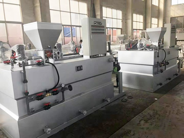 三箱加（jiā）藥裝置