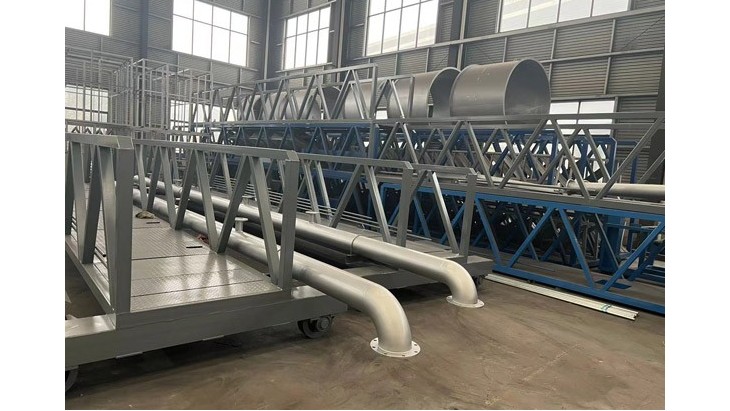 一款（kuǎn）便捷操作（zuò）的刮泥機——襄綠環保行車式刮泥機