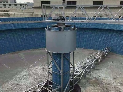 中心（xīn）傳動刮（guā）泥機(錘架式）