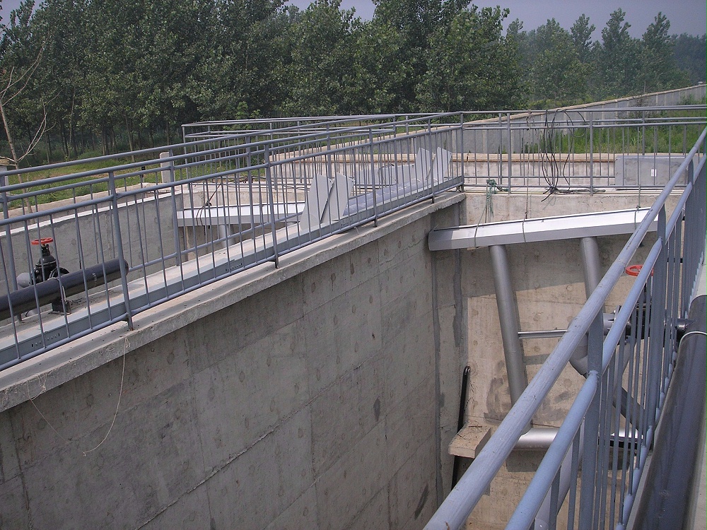 旋轉式（shì）潷水器