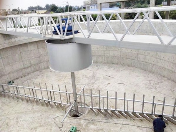 效率好的刮泥利器—襄綠（lǜ）環保SZG係列中心傳動刮泥機