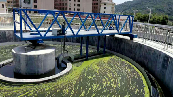 關於刮泥機的安裝（zhuāng）要求，你知道多少？襄綠環（huán）保告訴你！