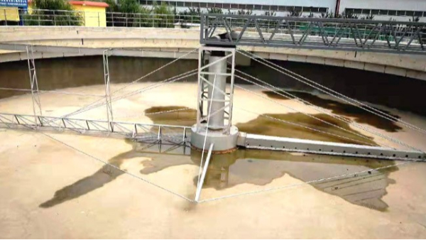 刮吸泥機運行不了？別擔（dān）心，有襄綠環保（bǎo）在！