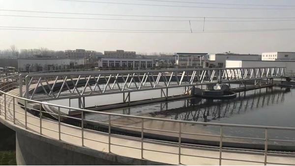 襄綠環保刮泥機（jī）—專注城市汙水處理