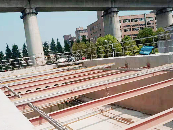 鏈條式（shì）刮泥機